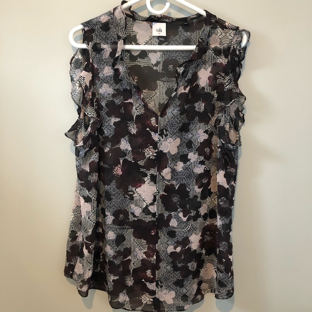 Sleeveless flower blouse